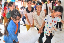 Hỗ trợ gạo cho học sinh trong học kỳ II năm học 2021-2022