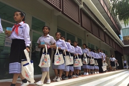 COVID-19: Lào đóng trường học, Indonesia ngăn sự kiện có 8.000 người