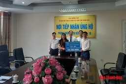Ban Thường trực Ủy ban MTTQ tỉnh tiếp nhận ủng hộ  phòng chống  dịch bệnh COVID - 19