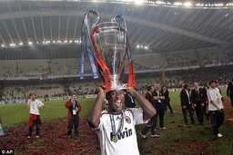 Clarence Seedorf – anh sinh ngày Cá tháng Tư!