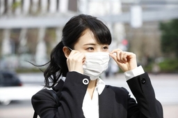 “Khẩu trang lạnh” - giải pháp phòng dịch trong mùa Hè của Nhật Bản