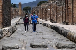 Italy dỡ bỏ lệnh phong tỏa, mở cửa trở lại khu di tích Pompeii