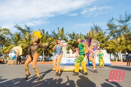 Tưng bừng khai mạc Lễ hội Carnival đường phố - Sầm Sơn 2020