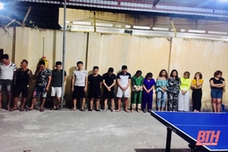Bắt quả tang 16 đối tượng tổ chức sử dụng ma túy tại quán karaoke