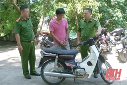 3 chiến sỹ công an bị thương khi bắt giữ đối tượng trộm cắp tài sản nhiễm HIV