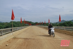 Huyện Ngọc Lặc đẩy nhanh tiến độ xây dựng các công trình kết cấu hạ tầng