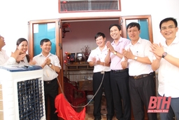Bàn giao nhà tình nghĩa cho gia đình chính sách huyện Thọ Xuân