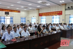 Trao tặng xe cứu thương do VPBank tài trợ cho Bệnh viện Đa khoa tỉnh Thanh Hóa
