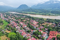 Phát huy sức mạnh đại đoàn kết, truyền thống lịch sử và bản sắc văn hóa của các dân tộc, phấn đấu trở thành huyện khá trong khu vực miền núi