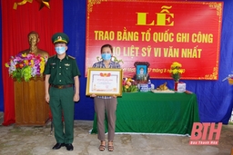 Trao Bằng Tổ quốc ghi công cho liệt sỹ Vi Văn Nhất