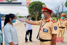 Lực lượng Cảnh sát giao thông Thanh Hóa: Kiểm soát chặt chẽ người và phương tiện để phòng chống dịch COVID - 19