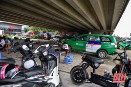 TP Thanh Hóa: Gầm cầu vượt biến thành bãi đỗ xe, nơi kinh doanh giải khát