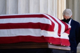 Tổng thống Mỹ Trump sẽ đến dự lễ tang nữ Thẩm phán Ruth Bader Ginsburg