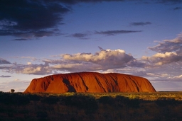 Australia yêu cầu Google gỡ bỏ những hình ảnh về đỉnh núi Uluru