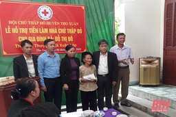 Bàn giao nhà “Chữ thập đỏ” cho hộ có hoàn cảnh đặc biệt khó khăn ở Thọ Xuân