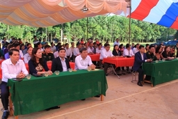 Bí thư Thành ủy TP Thanh Hoá Lê Anh Xuân dự Ngày hội Đại đoàn kết toàn dân tộc tại huyện Lang Chánh