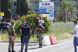Ủy viên EU: Việc đóng cửa biên giới sẽ không ngăn chặn được khủng bố