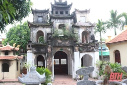 Độc đáo ngôi chùa ven bờ thương cảng