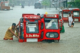 Mưa bão gây ngập lụt nghiêm trọng, Philippines sơ tán gần 10.000 người