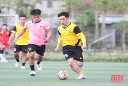 Sôi nổi Giải bóng đá thị xã Nghi Sơn tại Miền Nam
