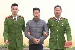 Bắt 2 đối tượng  tàng trữ, mua bán trái phép gần 20 kg pháo nổ