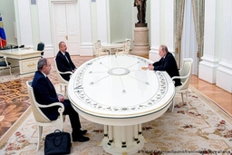 Tổng thống Putin chủ trì cuộc họp với lãnh đạo Armenia và Azerbaijan