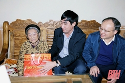 Trưởng Ban Nội chính Tỉnh ủy Nguyễn Ngọc Tiến kiểm tra tình hình sản xuất và đời sống Nhân dân huyện Đông Sơn