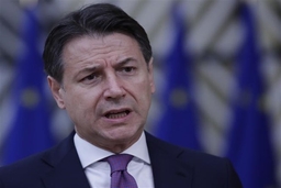 Thủ tướng Italy Giuseppe Conte vượt qua bỏ phiếu tín nhiệm tại Hạ viện