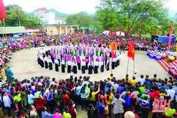 Lễ nghĩa gia tiên - ấm áp tết Mường