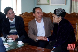 Giám đốc Sở Công thương kiểm tra tình hình sản xuất và đời sống Nhân dân huyện Thường Xuân