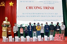 Công ty CP Xi măng Bỉm Sơn tặng 500 suất quà tết cho hộ nghèo huyện Hà Trung
