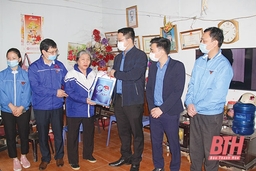 Mang tết yêu thương đến với mọi nhà