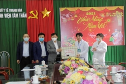 Phó Chủ tịch UBND tỉnh Nguyễn Văn Thi thăm, chúc tết Công ty CP Môi trường và Công trình đô thị, Bệnh viện Tâm thần Thanh Hóa