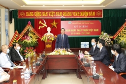 Chủ tịch UBND tỉnh Đỗ Minh Tuấn thăm, chúc mừng các cơ sở y tế nhân Ngày Thầy thuốc Việt Nam