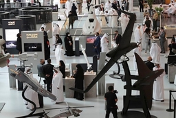Triển lãm vũ khí quốc tế tại UAE khai mạc trong bối cảnh dịch COVID-19