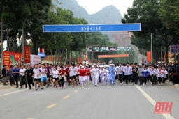 1.000 người tham gia Lễ phát động Ngày chạy Olympic “Vì sức khỏe toàn dân” và Giải Việt dã huyện Cẩm Thủy 2021