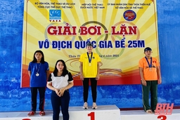 Vượt qua đàn chị Ánh Viên, Phạm Thị Vân giành HCV thứ hai cho bơi Thanh Hoá