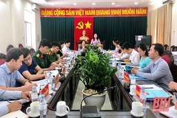 Trưởng ban Dân vận Tỉnh ủy, Chủ tịch Ủy ban MTTQ tỉnh Thanh Hoá  giám sát công tác bầu cử tại huyện Thạch Thành