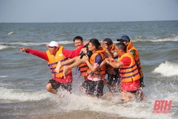 TP Sầm Sơn diễn tập phương án cứu nạn, cứu hộ, sơ cấp cứu biển năm 2021