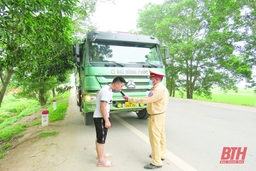 Xử lý nghiêm vi phạm nồng độ cồn và ma túy trên các tuyến giao thông trọng điểm