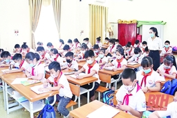 Khẩn trương hoàn thành chương trình học ứng phó với đại dịch COVID-19