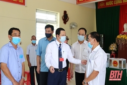 Chủ tịch UBND tỉnh, Chủ tịch Uỷ ban Bầu cử tỉnh Đỗ Minh Tuấn kiểm tra công tác bầu cử tại huyện Nông Cống
