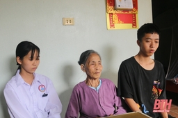 Cô học trò mồ côi cần sự giúp đỡ của các nhà hảo tâm