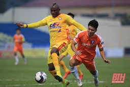 Đông Á Thanh Hóa và nỗi lo hàng thủ