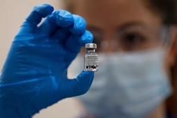 Canada cho phép tiêm chủng kết hợp các loại vaccine ngừa COVID-19