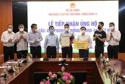 Góp thêm 320 tỷ đồng cho Quỹ vắc-xin, Sun Group đã ủng hộ gần 510 tỷ đồng cho công tác phòng chống dịch COVID-19