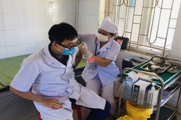 Huyện Quảng Xương triển khai tiêm vắc - xin phòng COVID-19 đợt 2