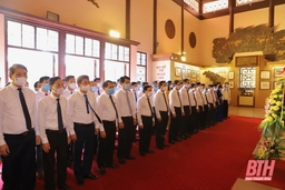 Đoàn đại biểu HĐND tỉnh Thanh Hoá khóa XVIII dâng hương tưởng nhớ Chủ tịch Hồ Chí Minh, Mẹ Việt Nam Anh hùng và các Anh hùng liệt sĩ