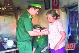 Ấm tình quân – dân nơi cửa biển Đa Lộc