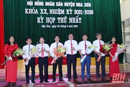 Bí thư Huyện ủy Lê Ngọc Hợp được bầu làm Chủ tịch HĐND huyện Nga Sơn